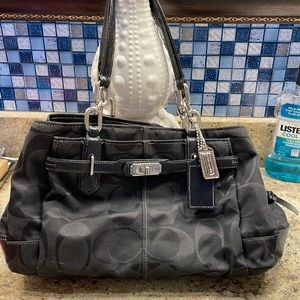 Nice Coach spacious bag